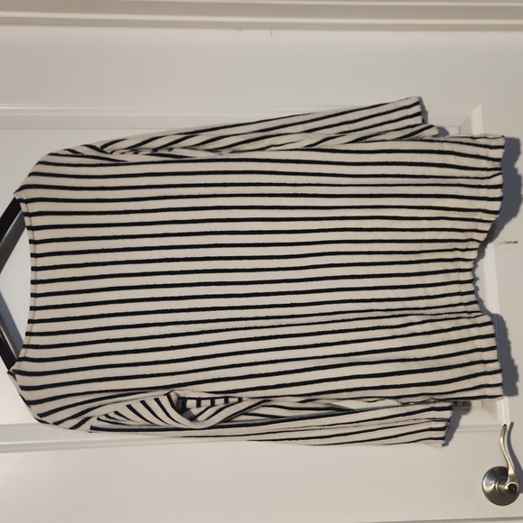 Free People.  black and white (cream) long sleeve with pockets - Picture 3 of 4